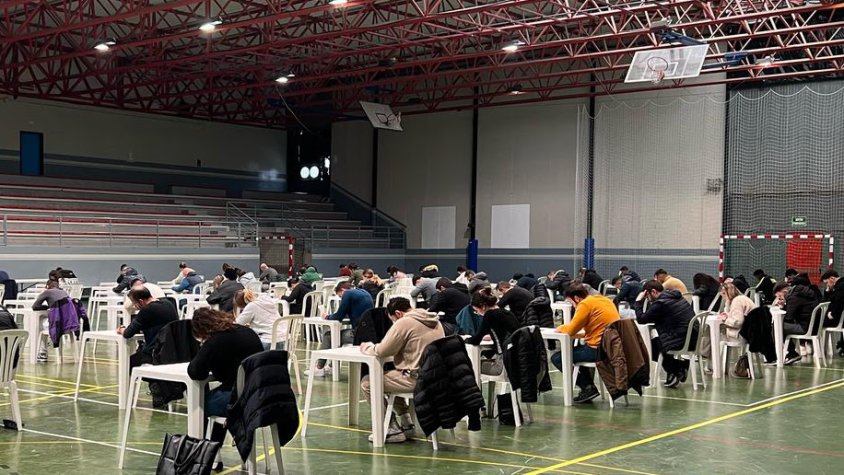 S'ha habilitat la pista del Pavelló Municipal d’Esports com a ‘aula’ d’examen