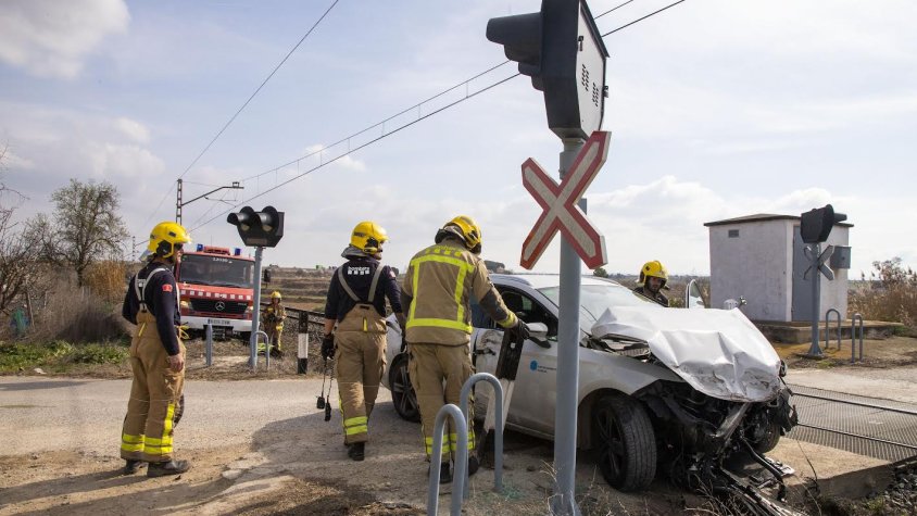 L'accident s'ha produït en un pas a nivell sense barreres