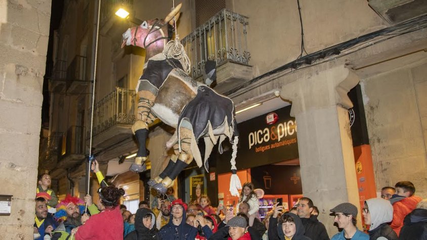 Lo Burro de Targa pujant al campanar