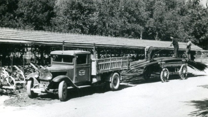 Transport del ferro des de l'estació a la fàbrica Trepat