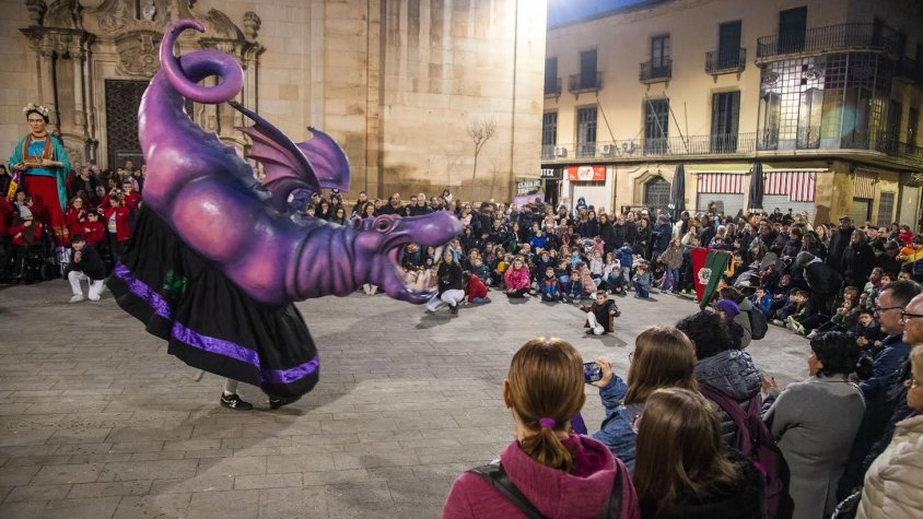 Els balls de lluïment van tenir lloc a la plaça Major