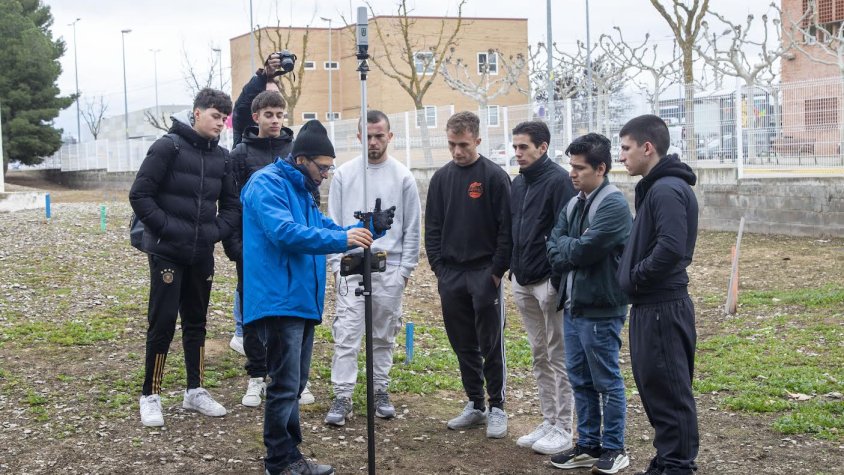 Estudiants de diferents centres de Catalunya, ahir en la jornada organitzada a Tàrrega