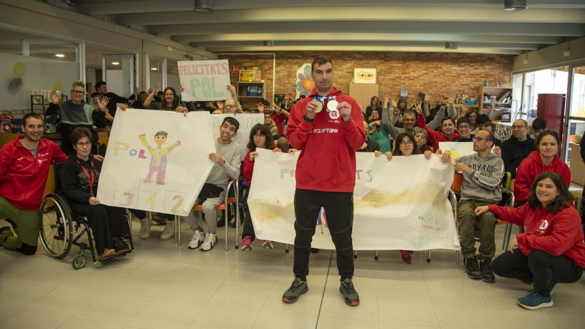 Rebuda del Pol a l'Associació Alba