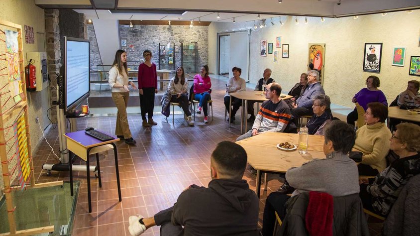 Els veïns escullen els comerços que es documentaran