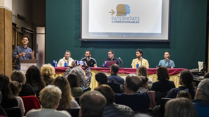 Divendres es va celebrar una taula rodona a l'Ateneu