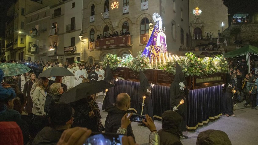 La pluja va respectar la processó