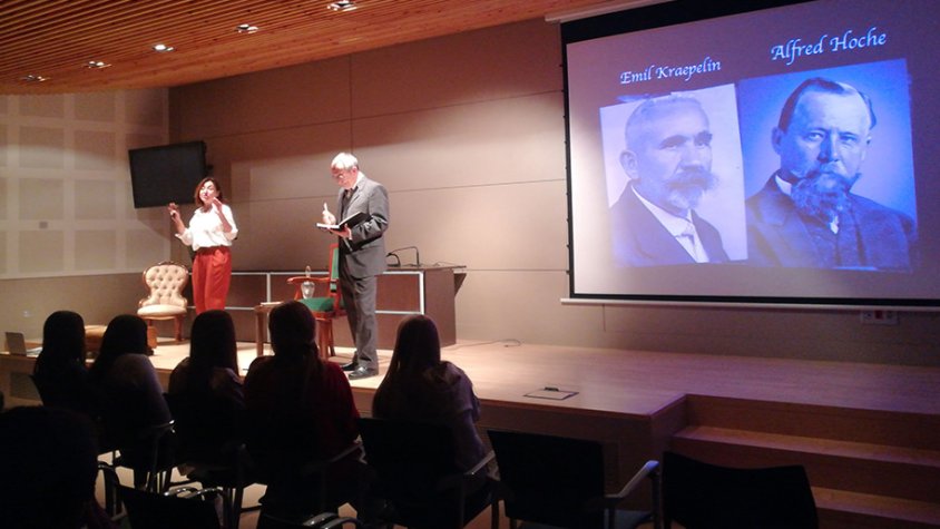 Representació teatral organitzada per l'Associació Alzheimer de Tàrrega adreçada a alumnes dels instituts Manuel de Pedrolo i Alfons Costafreda