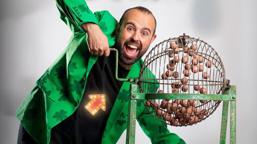 Amb un bombo i 90 boles, Peyu cantarà els números mentre interpreta un monòleg amb tots els elements que sempre funcionen a una festa major