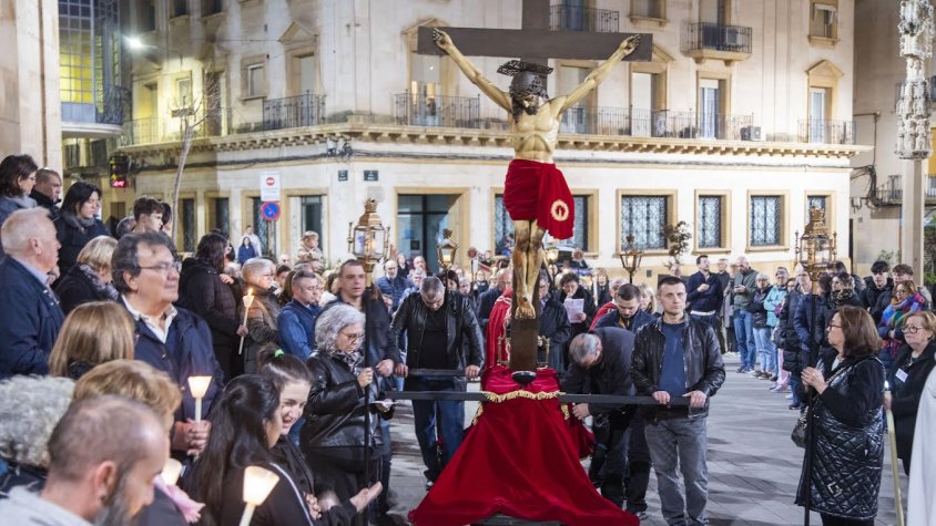 La processó sortint de l'església