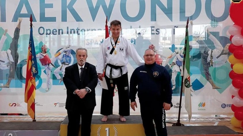Eduard Bedmar en un dels molts podis que ha aconseguit