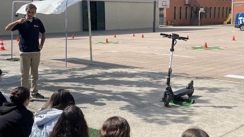S'estrena un taller de patinet elèctric