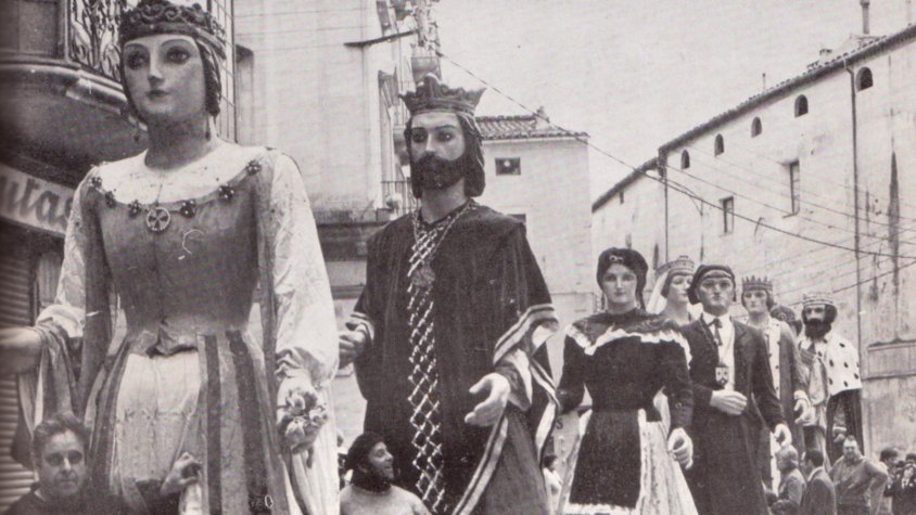 Els gegants de Tàrrega en la cercavila de les festes patronals de 1975