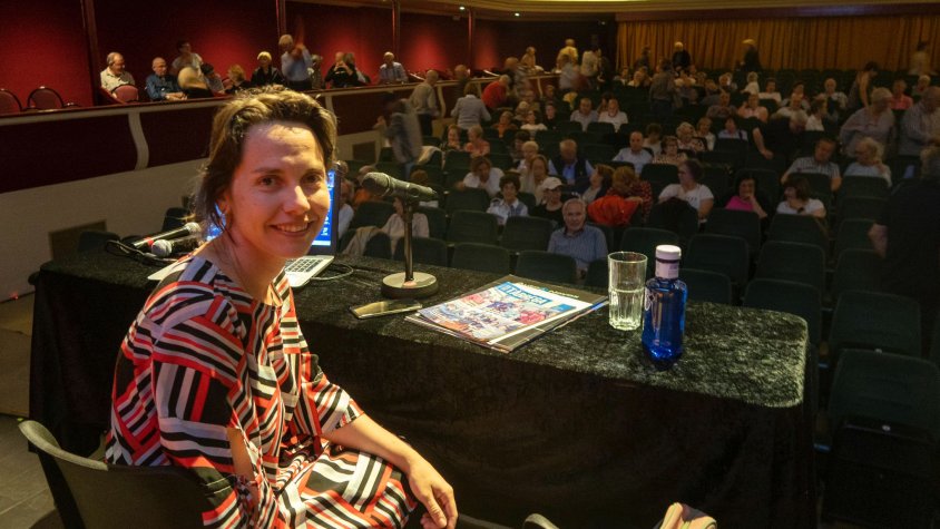 Laia Pedrós va oferir una xerrada al Teatre Ateneu