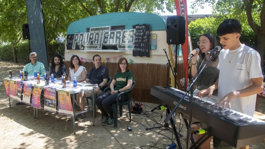 Presentació de la 27a edició del Paupaterres amb l'actuació en directe de Mateu Bru