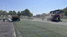 Comencen els treballs de renovació de la gespa artificial del camp de futbol annex de Tàrrega