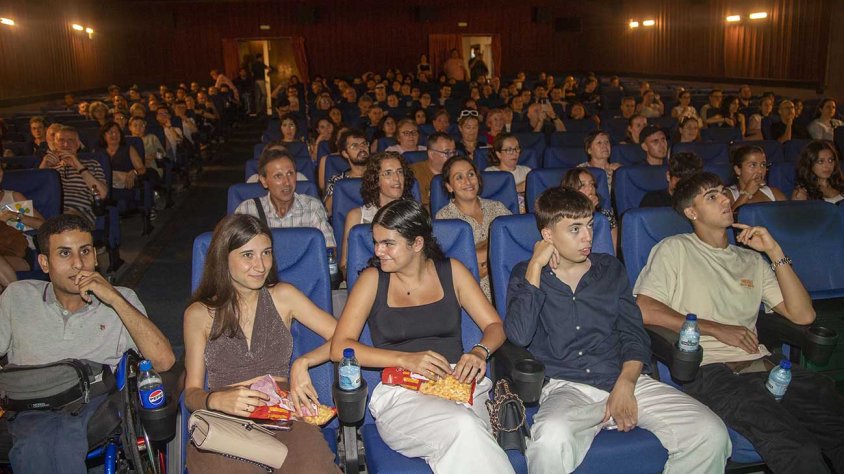 Unes 300 persones van participar ahir en la gala inaugural