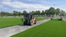 Ultimen la instal·lació de la nova gespa artificial al camp de futbol annex de Tàrrega 