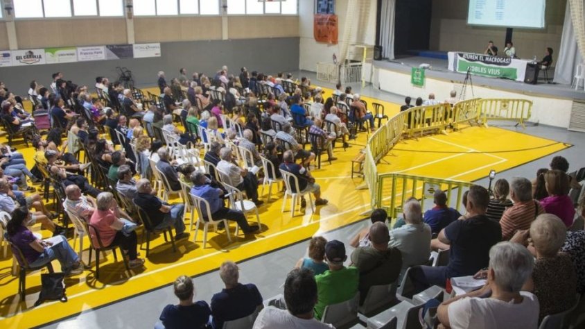 La xerrada es va celebrar divendres al poliesportiu d'Anglesola