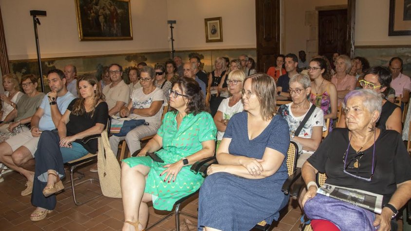 Nombrós públic no s'ha volgut perdre les reflexions de Moixé Natan, encara vigents