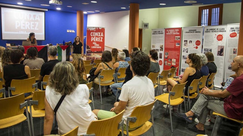 Presentació de l'exposició ahir a la biblioteca