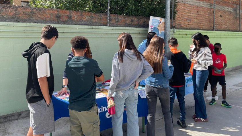 Visita a un pati d'un institut de la comarca