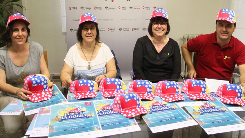 Presentació del Posat la Gorra 2019 amb Rebeca Ríos, responsable de comunicació de l’AFANOC; Pili Vilella, portaveu de la junta de l’AFANOC; l’alcaldessa Rosa Maria Perelló; i el regidor de l’Àrea de Polítiques de la Ciutadania, Jaume Folguera