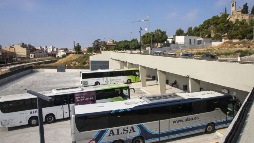 La nova estació d’autobusos està situada al costat de la de trens
