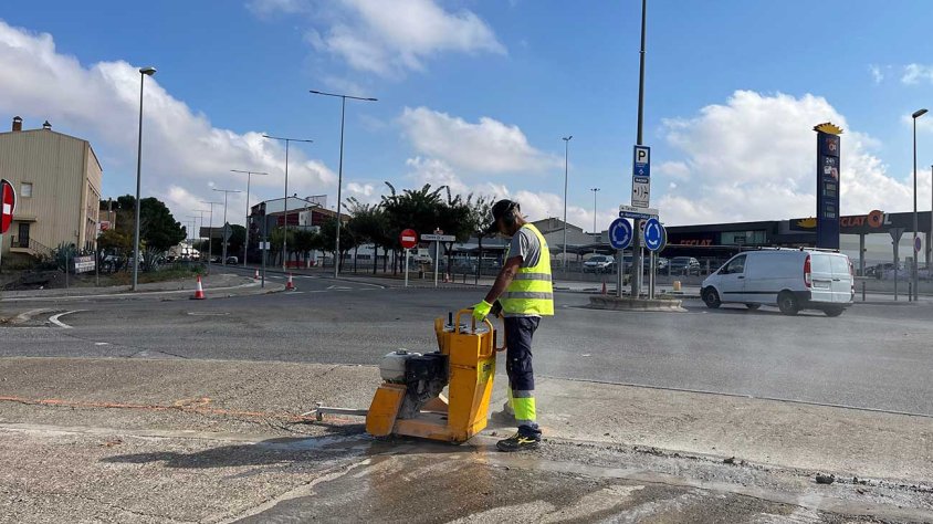 Inici de les obres de l'ampliació de la rotonda
