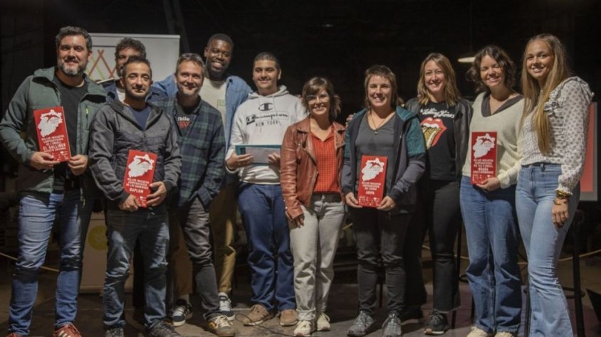 Foto de grup dels premiats en la tercera edició dels premis Reeixim L'Oesst