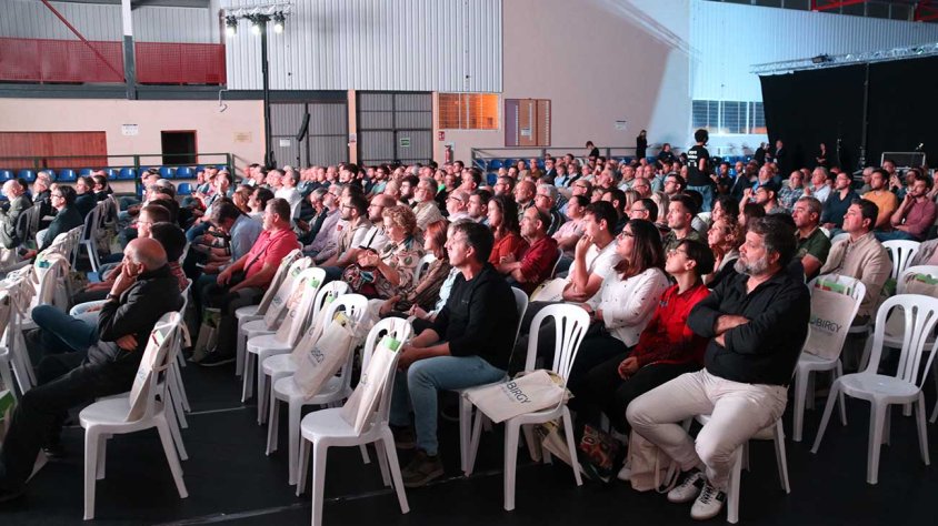 Assistents a l'acte de presentació de la planta de biogàs de la Sentiu de Sió