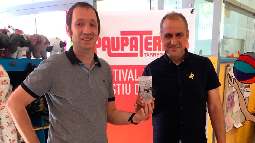 Marc Calderó de l'Associació Paupaterres i Joan Palou, regidor d'Acció Social