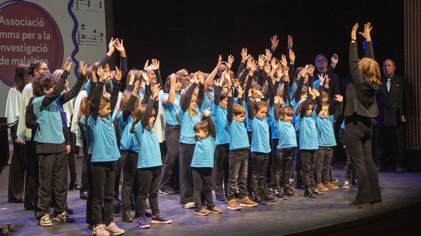 Actuació conjunta de la Coral Infantil Mestre Güell i l'Orfeó Nova Tàrrega