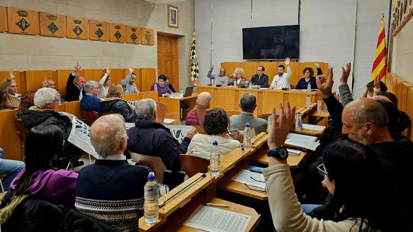 Pancartes al ple en contra de les plantes de biogàs projectades a Anglesola i a Vilagrassa