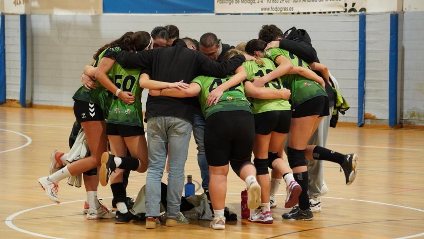 Un moment del partit del Sènior