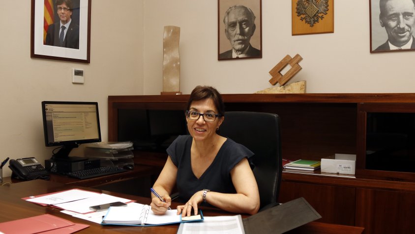 L'alcaldessa de Tàrrega, Alba Pijuan, al seu despatx de l'Ajuntament