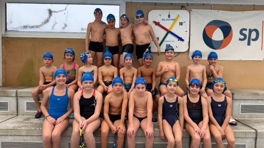 Els nedadors dels equips Prebenjamí i Benjamí