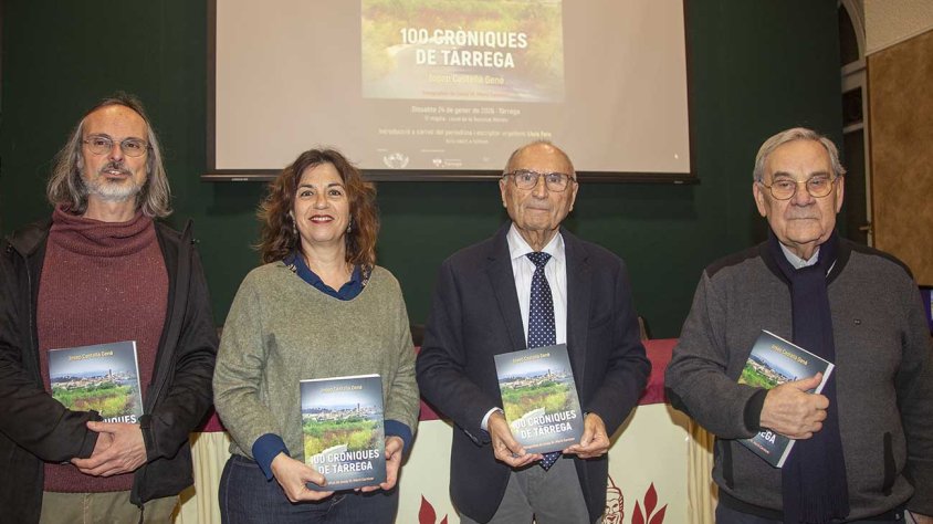 Josep Castellà acompanyat de Lluís Foix, Alba Pijuan i Carles Quevedo
