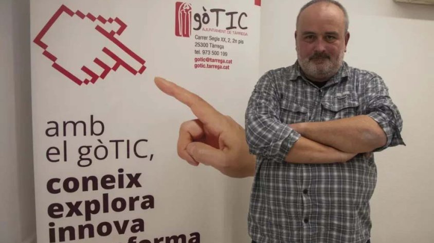 Ramon Oromí, educador social digital responsable del gòTIC, imparteix aquests tallers a les famílies