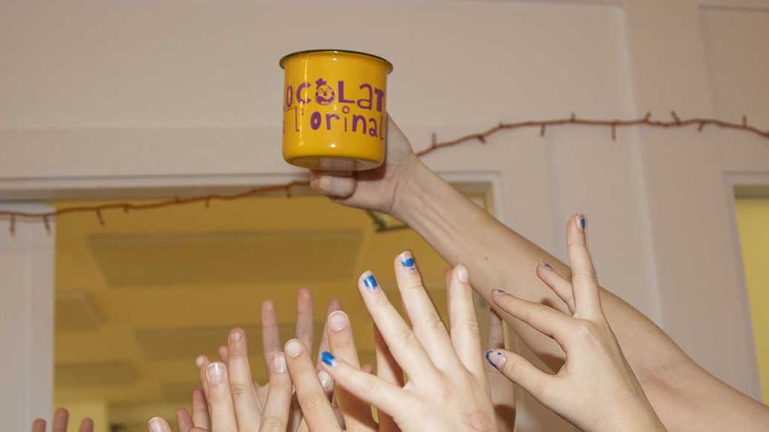 La tassa amb el lema ‘Xocolata a l’orinal’, novetat d’enguany