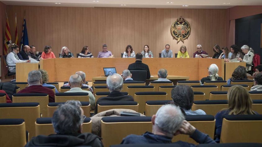 Un moment del ple per votar la qüestió de confiança a l'alcaldessa