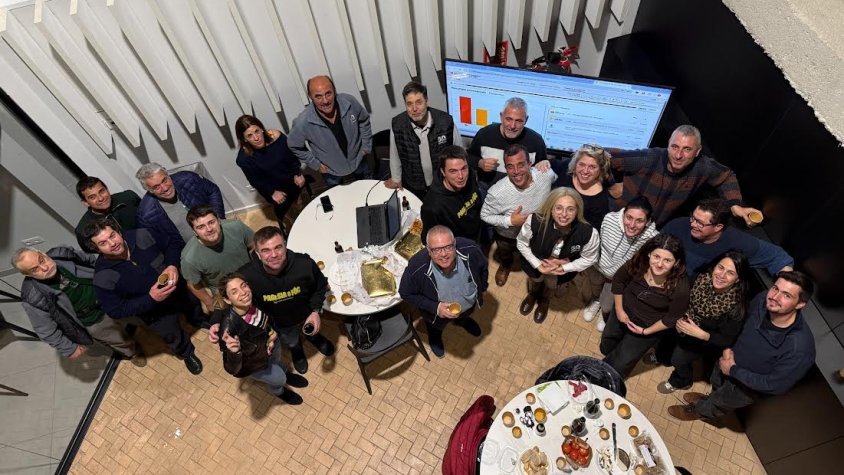 Sindicalistes d'Unió de Pagesos a Lleida celebrant la victòria