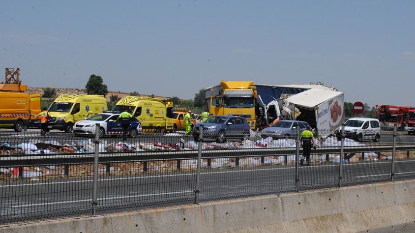 Dos dels camions van perdre la càrrega que transportaven