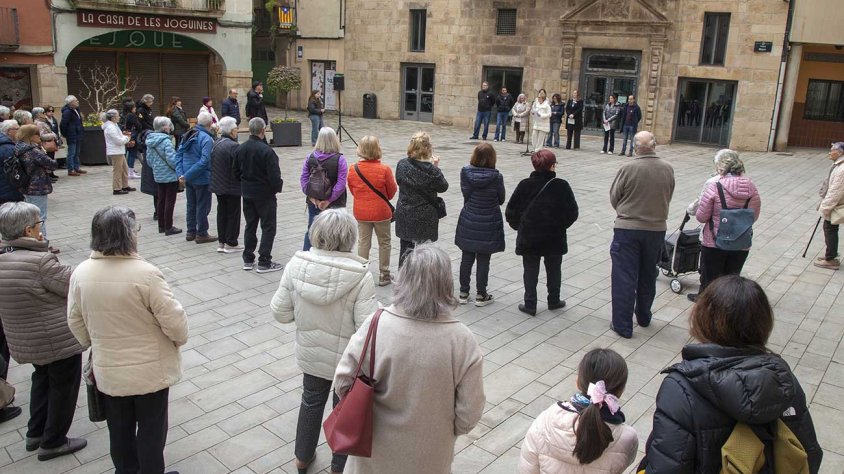 La plaça Major ha acollit la lectura del manifest institucional