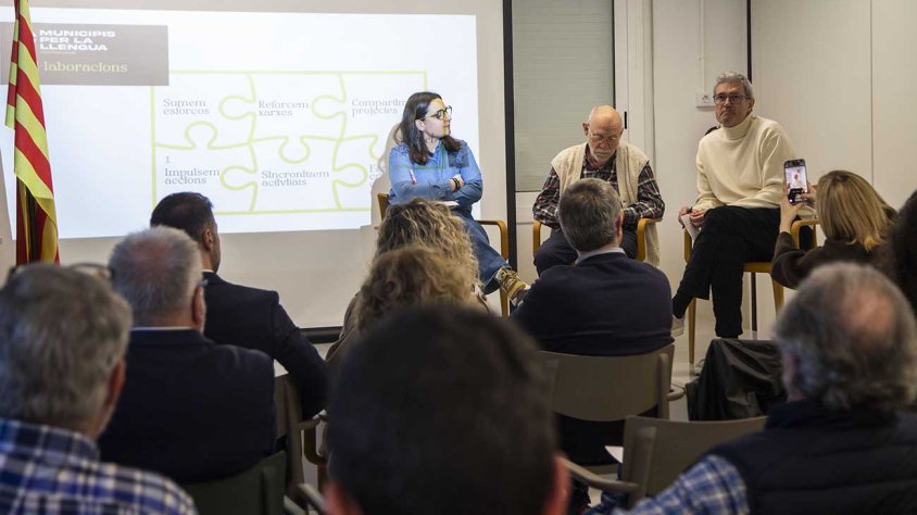 Taula rodona en la presentació de la plataforma Municipis per la Llengua