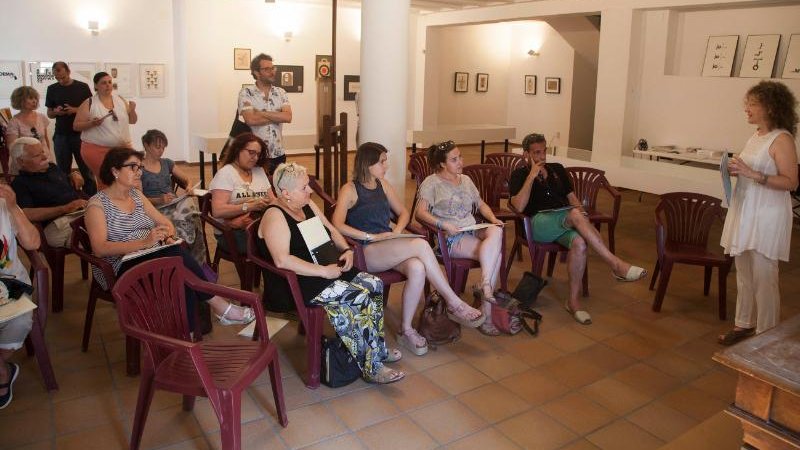 El curs finalitzarà divendres amb una intervenció artística basada en la cal·ligrafia i el ‘lettering’