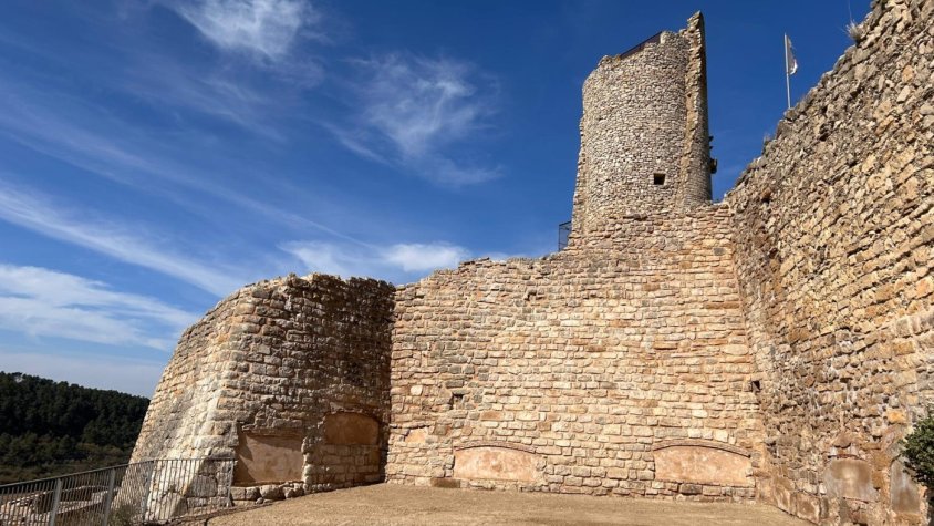 Vista de la muralla després de les obres