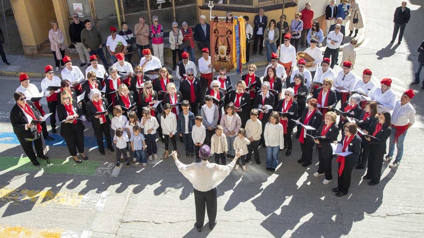 La nova coral infantil es va estrenar amb ‘Som els petits cantaires’