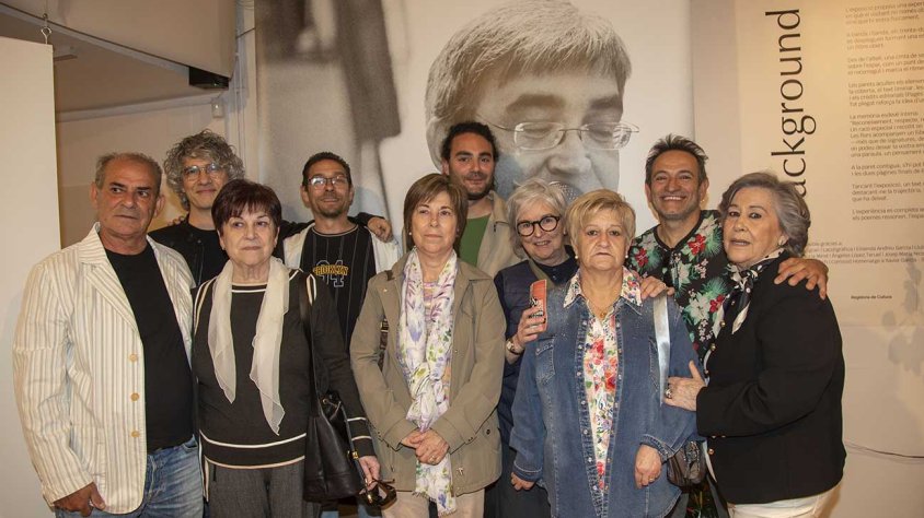 Cinc dels vuit germans de Xavier García, amics organitzadors del cicle i autoritats