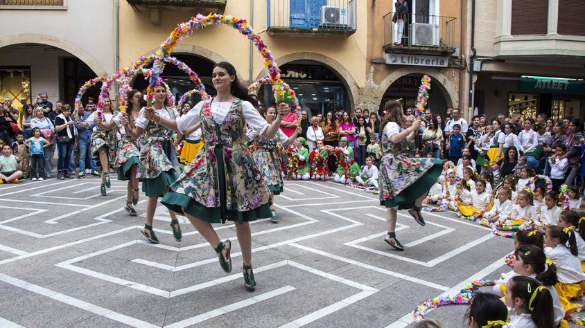 El Ball d’Arquets de Tàrrega va celebrar dissabte la Festa de la Primavera