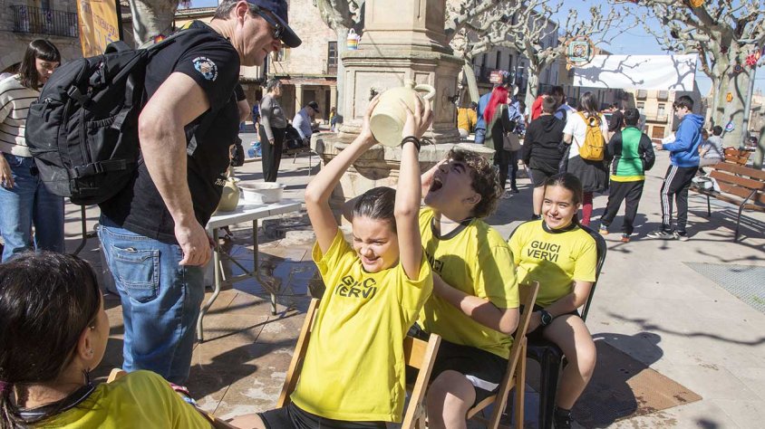 Els Amics del Museu del Càntir d'Argentona presenten jocs amb el càntir com a protagonista